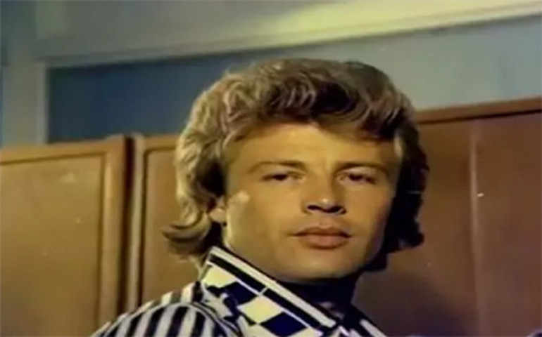 Kırkpınar Pehlivanının kötü şöhretli torunu... Bankacılık yaptı, ilaç şirketinde çalıştı... En sonunda artist oldu...