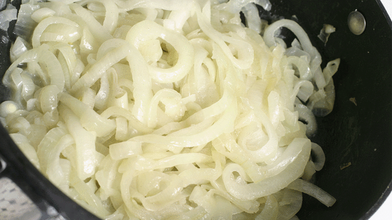 Karamelize soğan nasıl yapılır Karamelize soğan tarifi ve püf noktaları