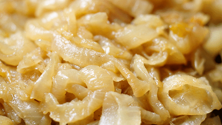 Karamelize soğan nasıl yapılır Karamelize soğan tarifi ve püf noktaları