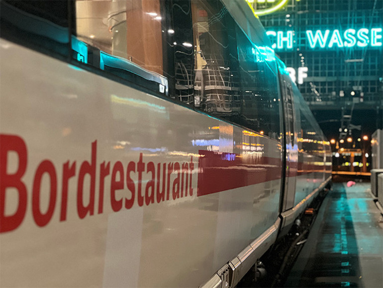 Köln ana tren garı bugünden itibaren 10 gün kapalı