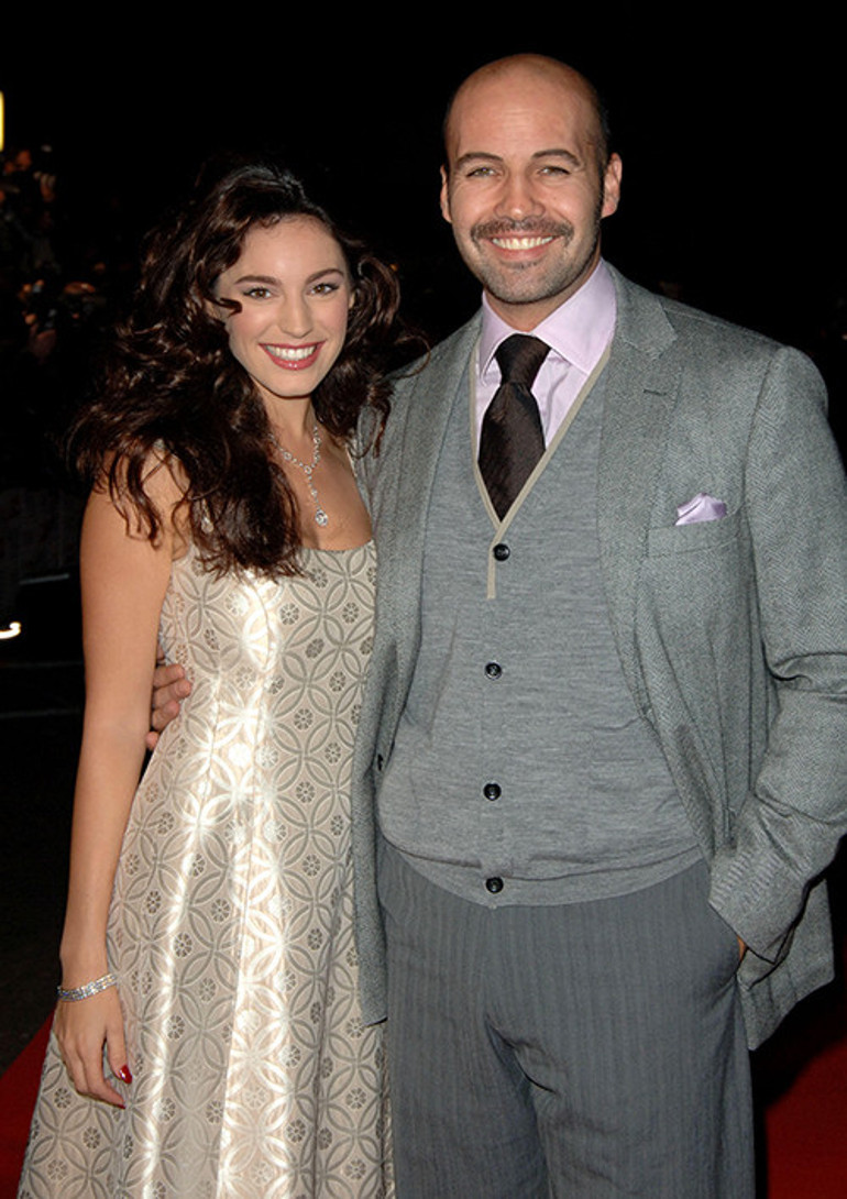 Hayatının yarısını nişanlanıp ayrılarak geçirmişti... Kocam sonumuz benzemesin diye evlenme teklif etmedi