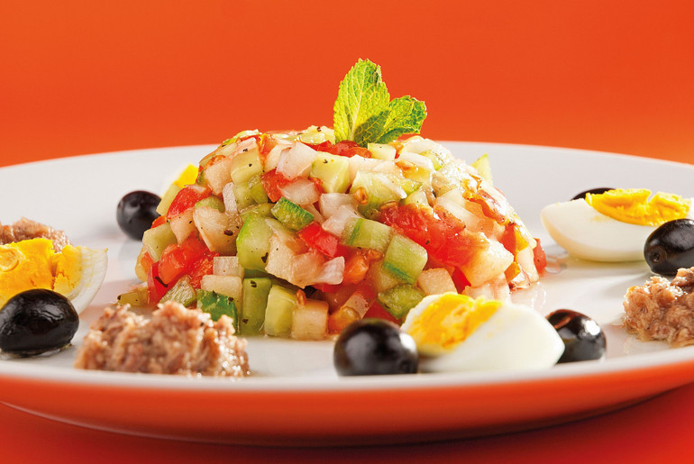 Salatayla dünya turu