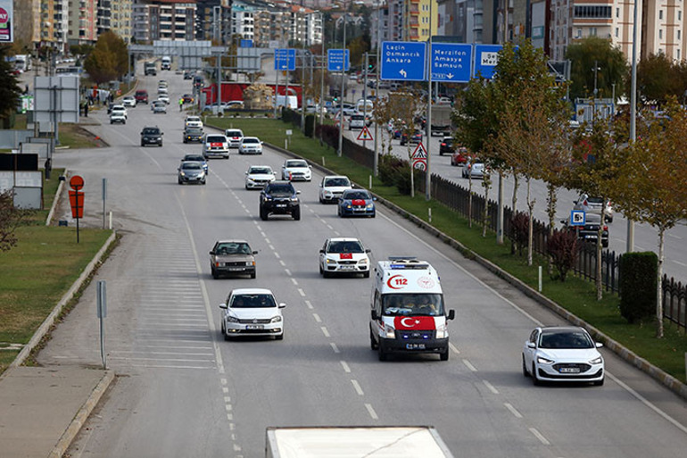 Son dakika... 20 kahraman şehidimize gözyaşları içinde son veda Ağabeyinin şehit olacağını rüyasında görmüş: Kardeşinin mesajına böyle cevap vermiş
