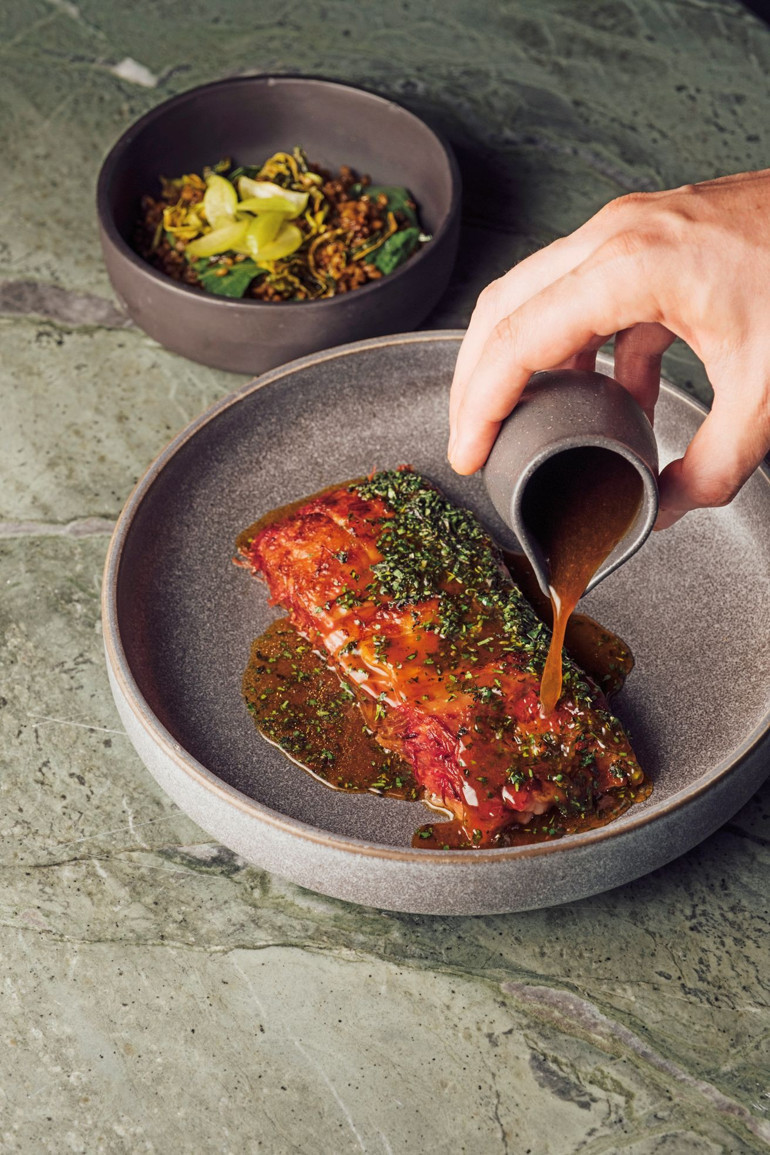 Ateşin terbiyesiyle sadeleşen bir mutfak