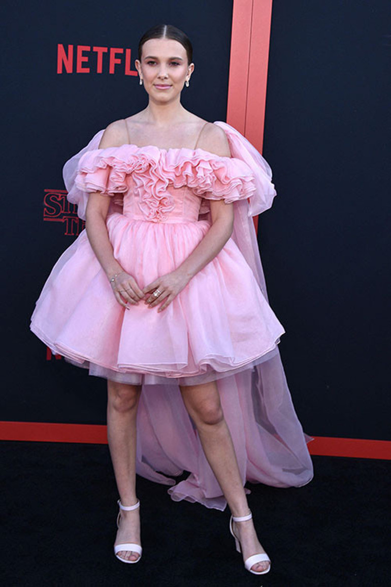 Kafama koyduğumu yaparım dedi... Kendine verdiği sözü tuttu... İyi duymayan kulağıyla çocuk yaşta ünlü oldu... O şimdi 21 yaşında milyoner bir anne