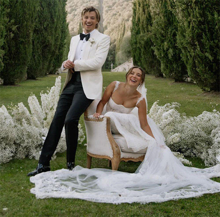 Kafama koyduğumu yaparım dedi... Kendine verdiği sözü tuttu... İyi duymayan kulağıyla çocuk yaşta ünlü oldu... O şimdi 21 yaşında milyoner bir anne