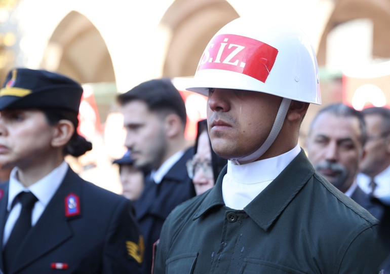 Son dakika... 20 kahraman şehidimize gözyaşları içinde son veda Ağabeyinin şehit olacağını rüyasında görmüş: Kardeşinin mesajına böyle cevap vermiş