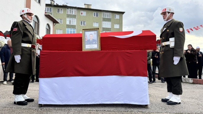 Son dakika... 20 kahraman şehidimize gözyaşları içinde son veda Ağabeyinin şehit olacağını rüyasında görmüş: Kardeşinin mesajına böyle cevap vermiş