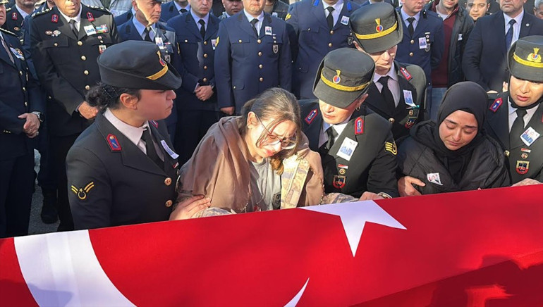 Son dakika... 20 kahraman şehidimize gözyaşları içinde son veda Ağabeyinin şehit olacağını rüyasında görmüş: Kardeşinin mesajına böyle cevap vermiş
