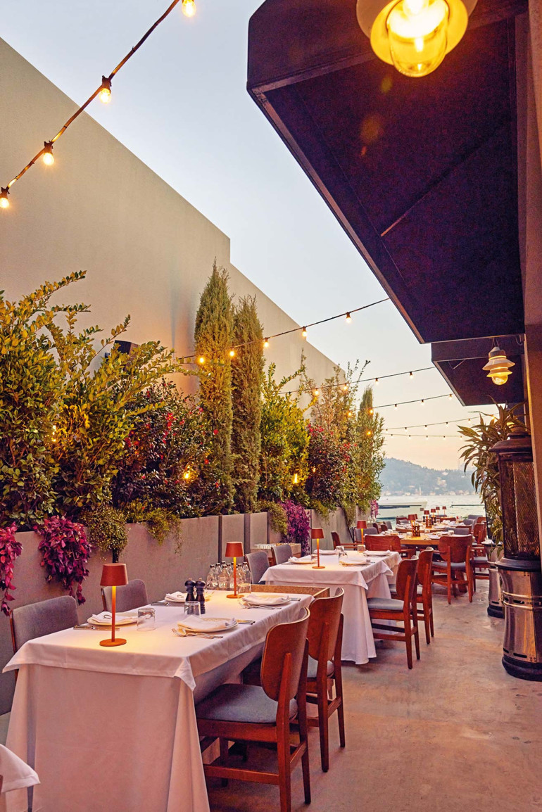 Karşınızda İstanbul, tabağınızda Ege