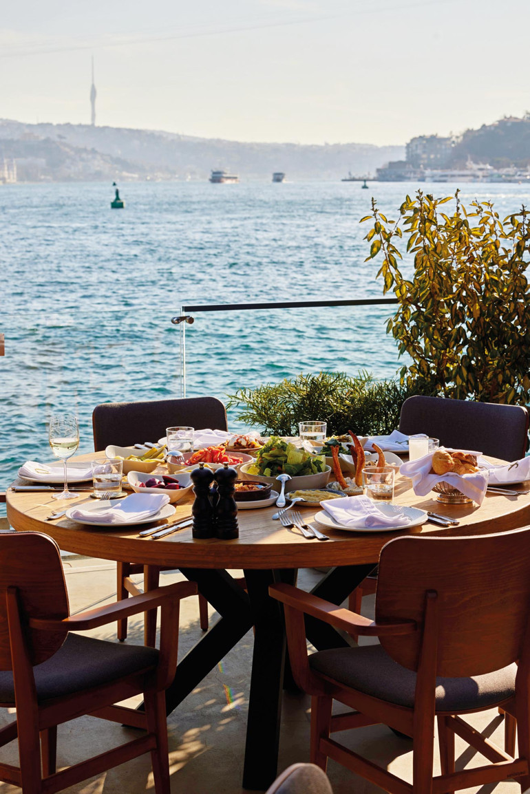 Karşınızda İstanbul, tabağınızda Ege