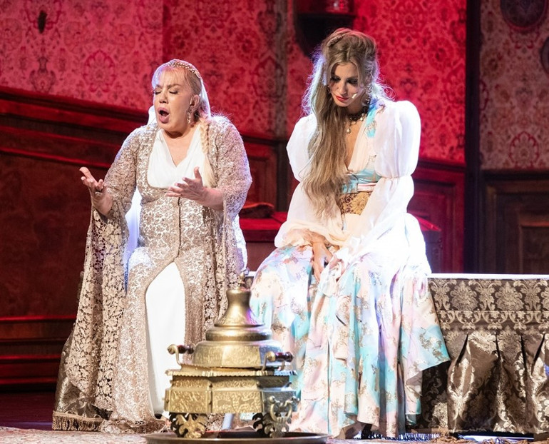 Kulis adabına uyum sağlayamadı 7 Kocalı Hürmüzde büyük kriz