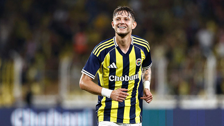 Sebastian Szymanski maç esnasında