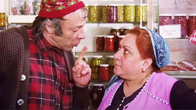 Uykuya gönderdiği çocukların saçlarına aklar düştü... Kahkahası hala hafızalarda