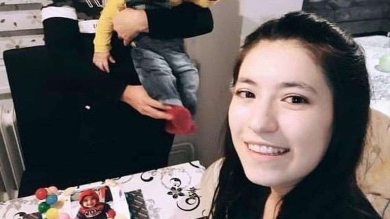 Son dakika... Zehirlenen ailenin kaldığı otelde iki kişi daha hastaneye kaldırıldı İlaçlama ve damacana su şüphesi... 3 kişi daha gözaltına alındı