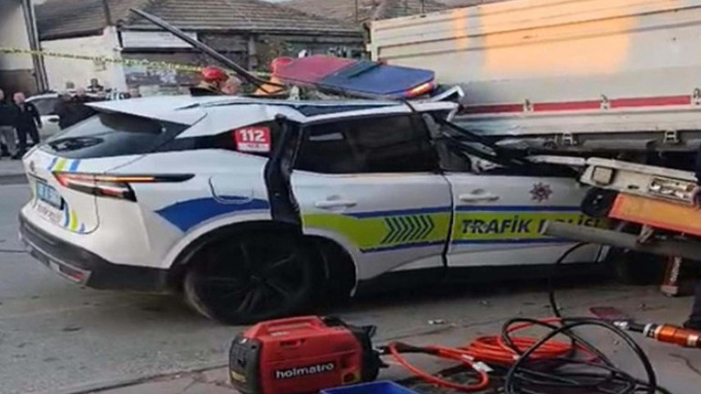 Bir polisin şehit olduğu kazanın görüntüleri ortaya çıktı