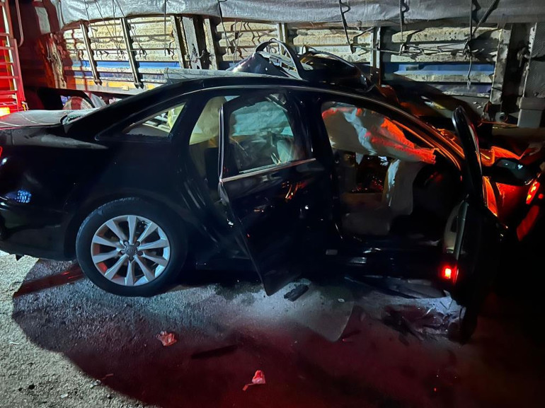 Afyonkarahisar'da tır ve otomobilin çarpıştığı kaza