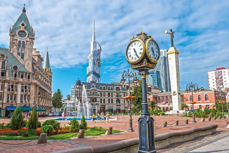 İmparator 6 milyona yılbaşında Batum’da