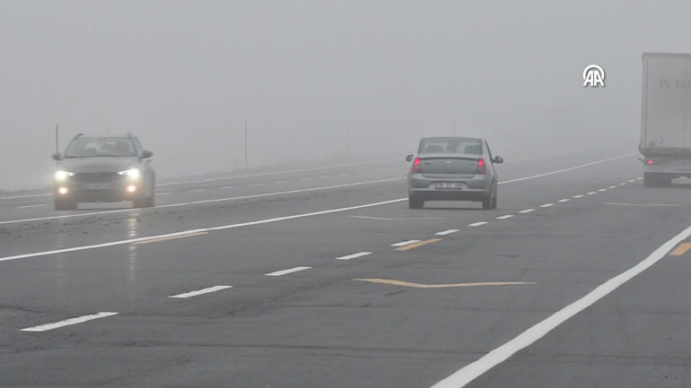 Soğuk hava ve kar yağışı: Tüm kent beyaza büründü... Bazı illerde yollar kapandı, ulaşım durdu
