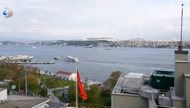 Ünlü oyuncu 3 oda 1 salon bu evde yaşıyor... İstanbul ayaklarının altında