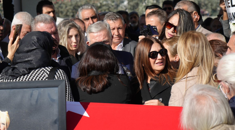 Muazzez Abacı Ankarada toprağa verildi