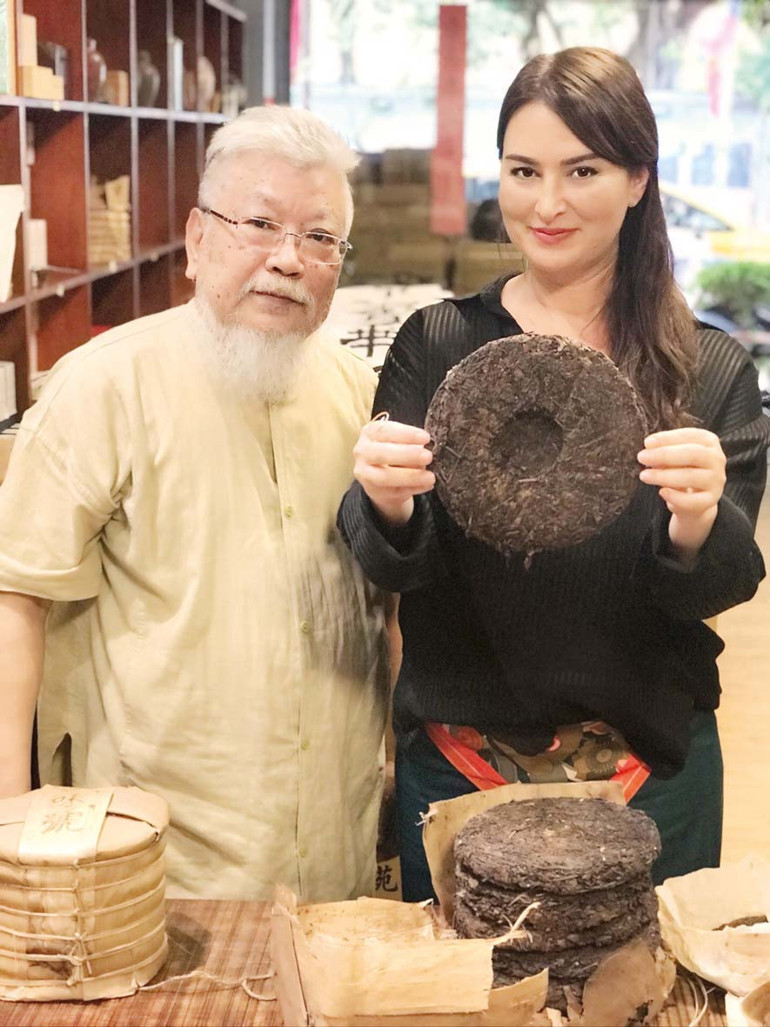 Bazı yolculuklar valizle değil bir duyguyla başlar