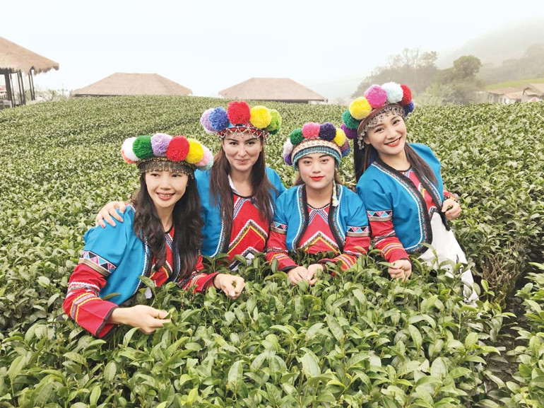 Bazı yolculuklar valizle değil bir duyguyla başlar