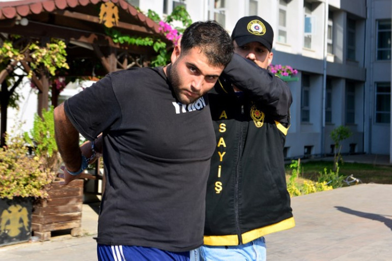 Yasak aşka evde suçüstü yaptı, kaçan adamı öldürdü | Cinayet anı kamerada