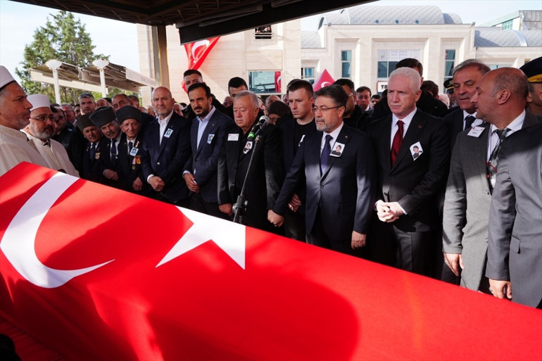 Hırvatistanda düşen yangın uçağında şehit olan Pilot Bahara son veda