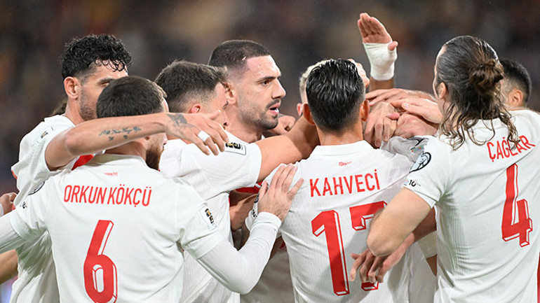 İspanya - Türkiye maçının ardından Nihat Kahveciden Altay Bayındıra övgüler Kariyer maçını oynadı