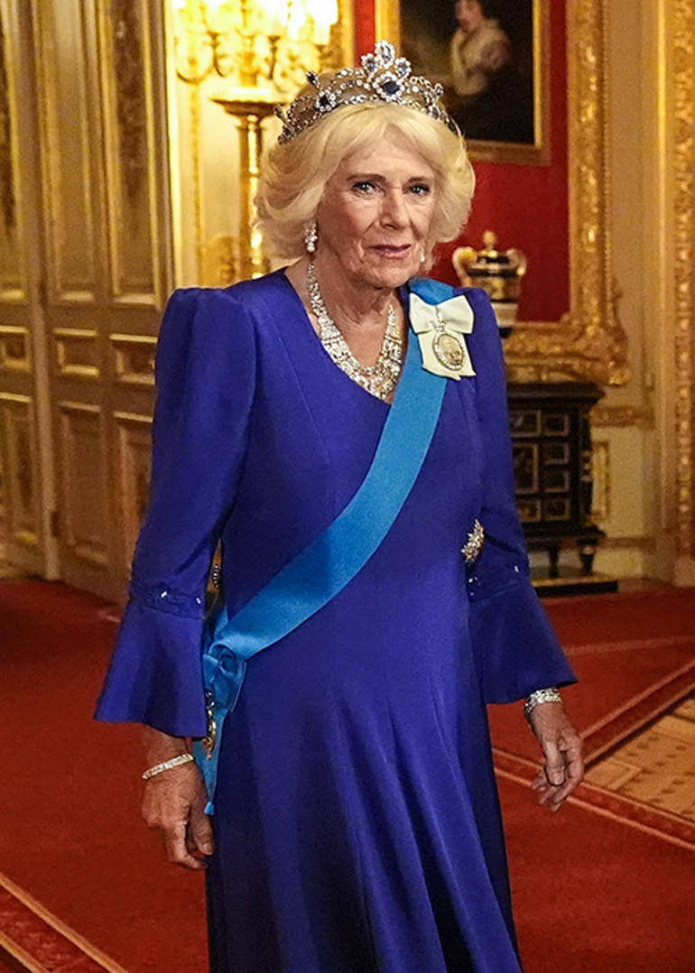 Bir soru sordu, yerden yere vuruldu: Demek bunca yılda hâlâ öğrenememiş.... Bu yaptığına görgüsüzlük denir