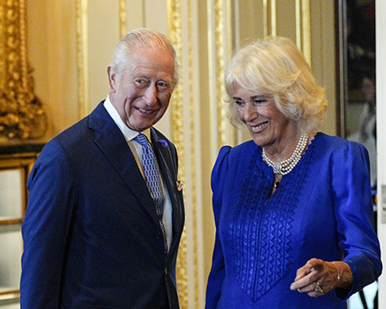 Bir soru sordu, yerden yere vuruldu: Demek bunca yılda hâlâ öğrenememiş.... Bu yaptığına görgüsüzlük denir