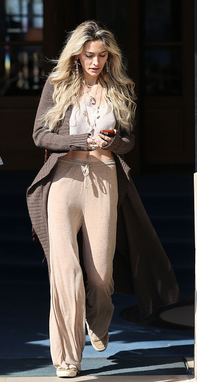 Büyük mirasa kondu ama yüzü gülmedi... Babamdan kalan parayla başkaları cebini doldurdu