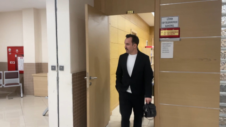 Sanık ve avukatlarının mahkemedeki duruşması