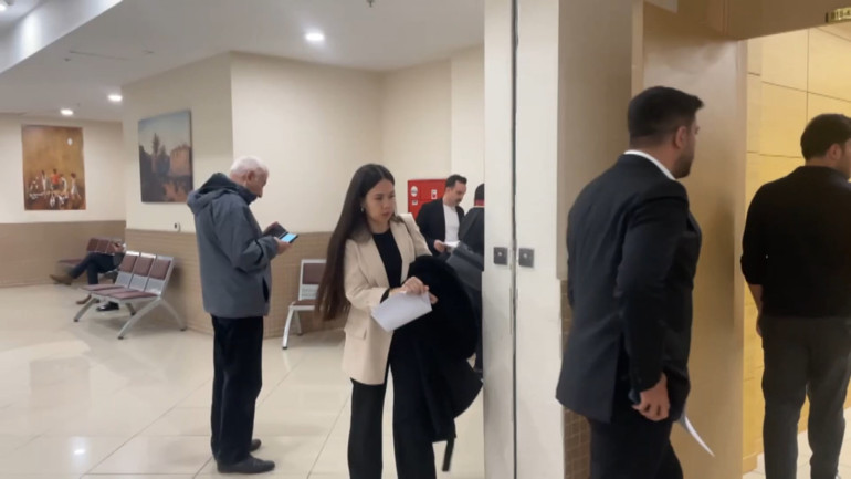 Mahkeme salonunda ifadeler alınırken