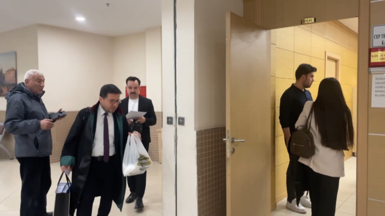 Duruşma salonunda savunma anı