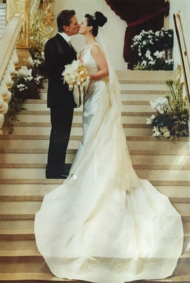 Onunla ilk tanıştığımda benim bakışlar...  Boşanıyorlar diye diye bir yastıkta 25 yıl bitti