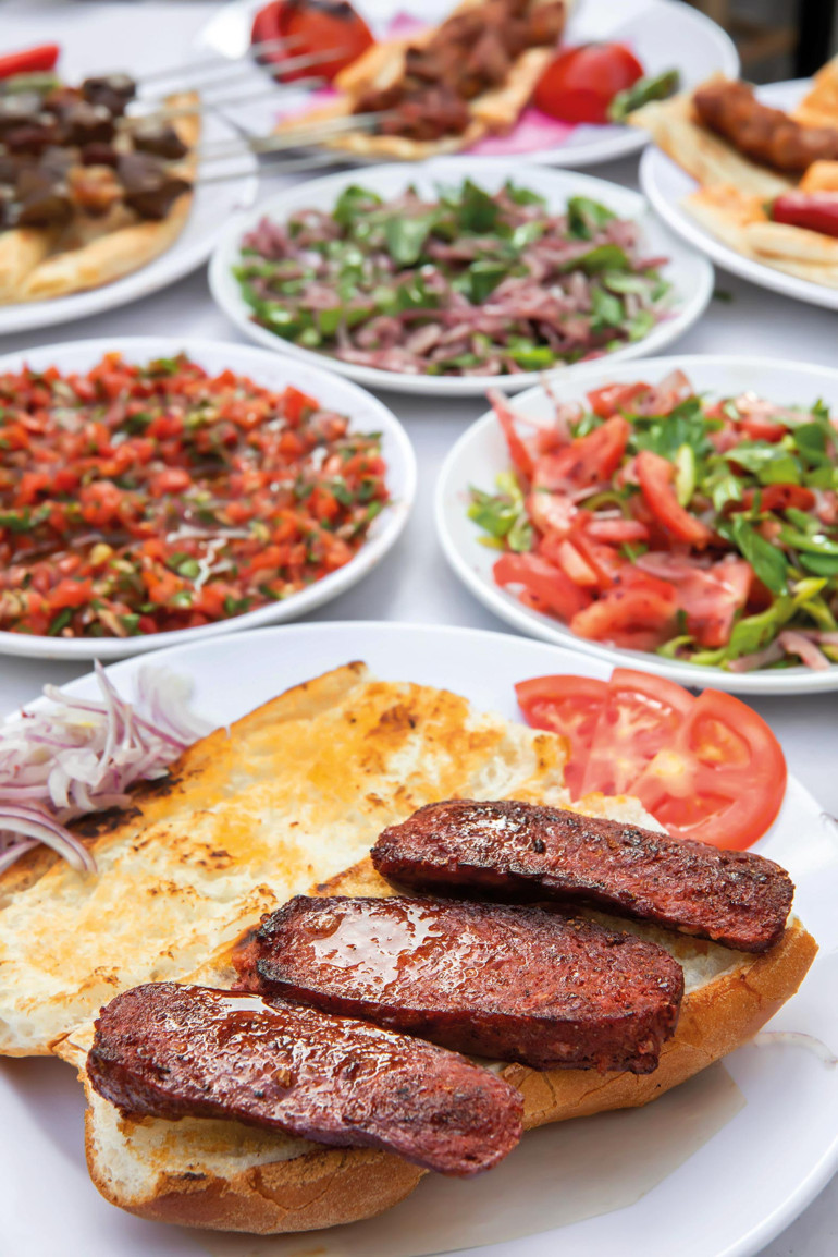 Yedikleri yemekler temiz çıktı... Rapor savcılığa ulaştı