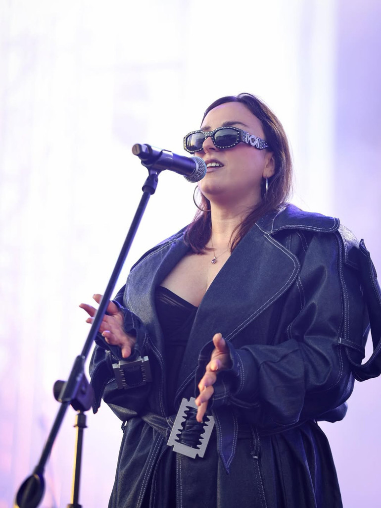 Üç kuşak sahnelerde…