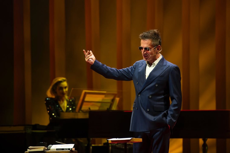 Üç kuşak sahnelerde…