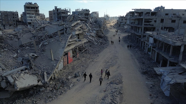 İsrailin Gazzeye saldırılarında 33 kişi yaşamını yitirdi