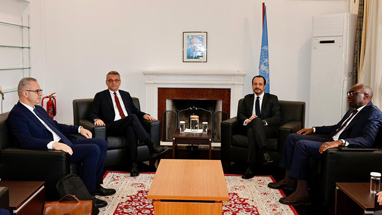 KKTC Cumhurbaşkanı Erhürman, Güney Kıbrıslı mevkidaşı Hristodulidis ile bir araya geldi