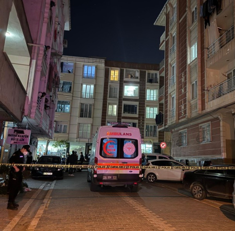  1i bebek 4 kişi zehirlendi