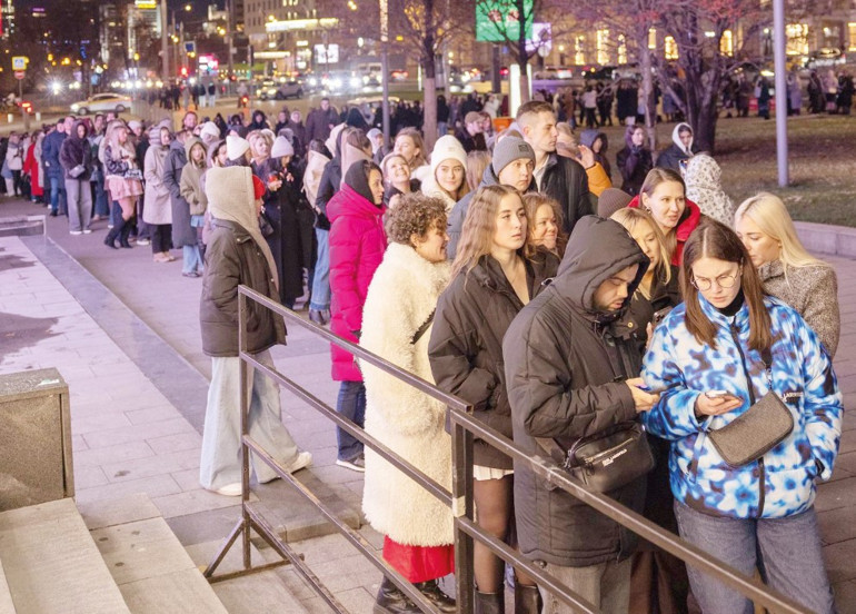 Rusya’da Emre Altuğ rüzgârı