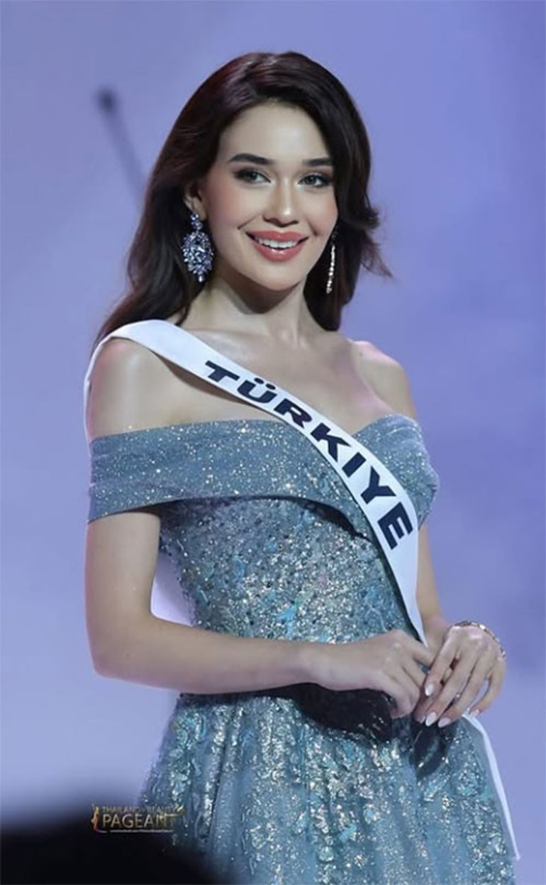  İşte yeni Kainat Güzeli