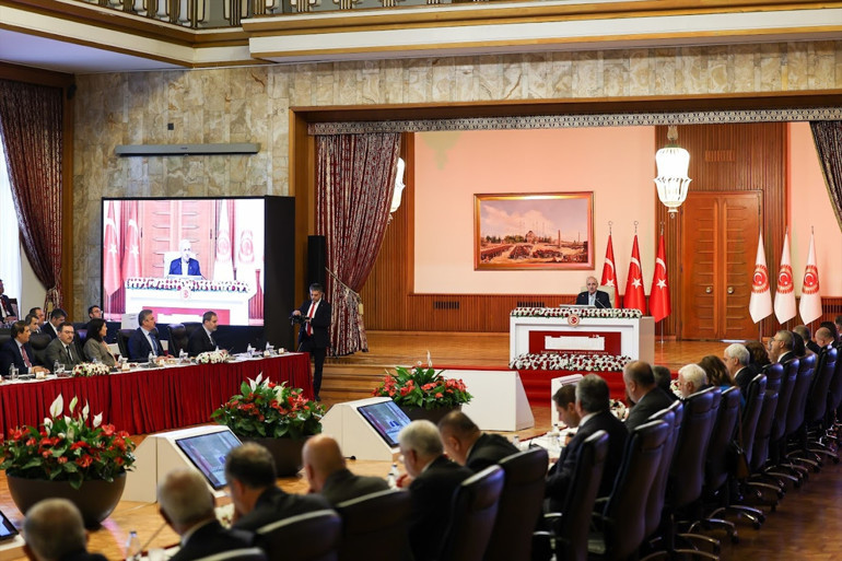Son dakika... Terörsüz Türkiye komisyonu İmralıya gidecek.... AK Parti adına İmralı heyetinde yer alacak isim belli oldu