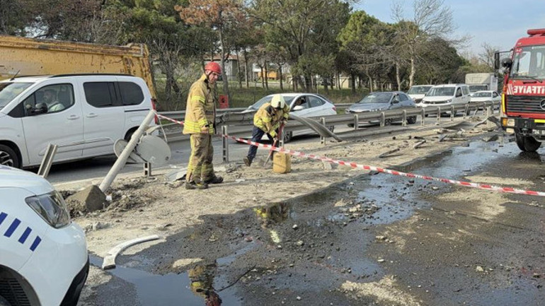 İki araç kafa kafaya çarpıştı: Bölgeye ekipler sevk edildi
