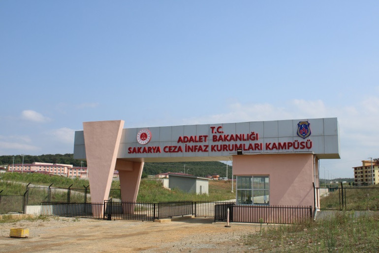 Cezaevinde çok sayıda hükümlü hastaneye kaldırıldı