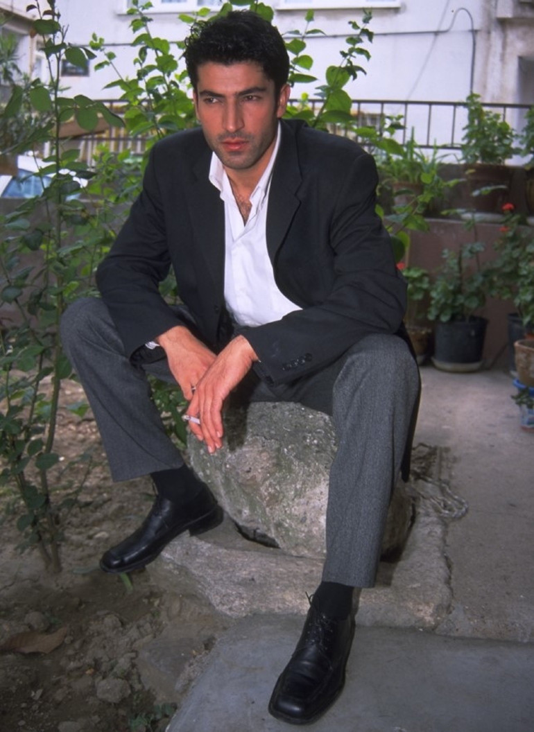 Kıvırcık saçlı, pembe yanaklı bu çocuk Türkiyenin en yakışıklısı oldu