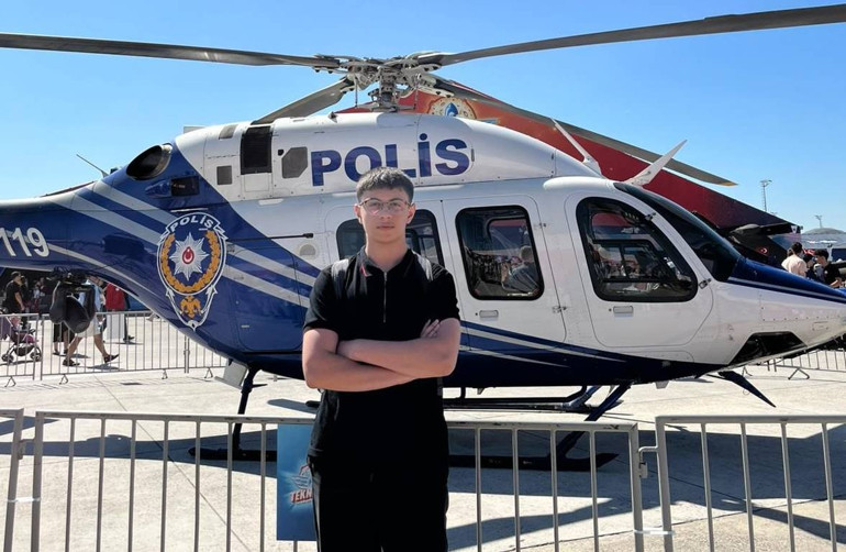 Kartal'da lisede yaşanan kavga sonrası ambulans müdahalesi